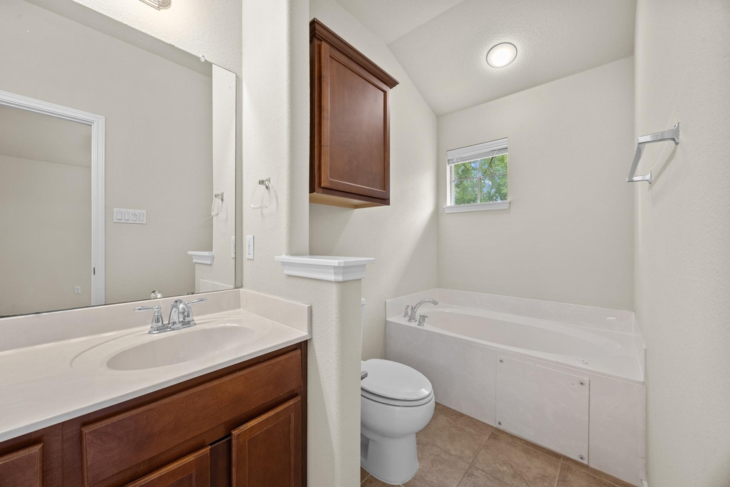 1310 W Parmer Ln - Photo 14