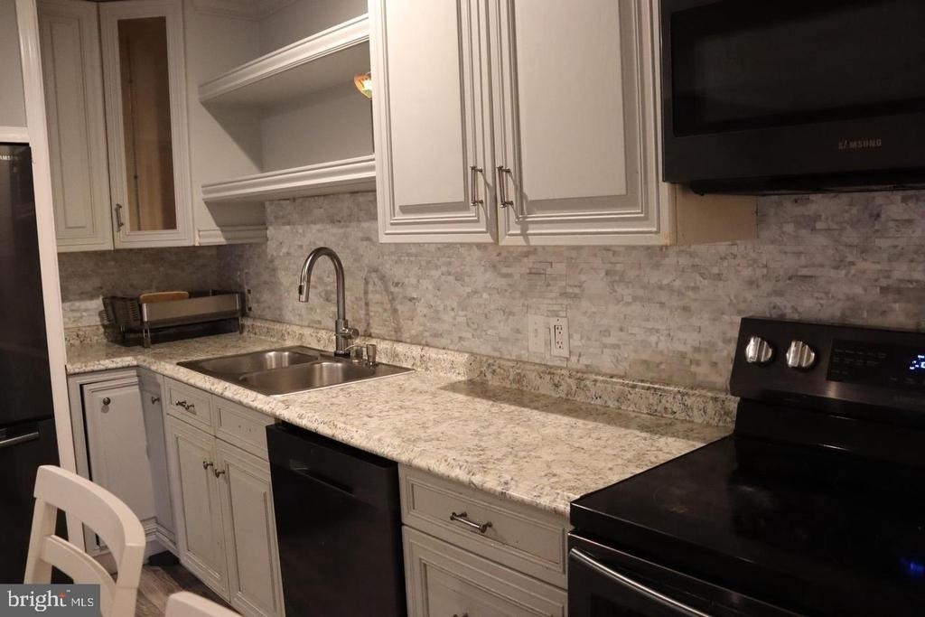 410 Winters Lane - Photo 2