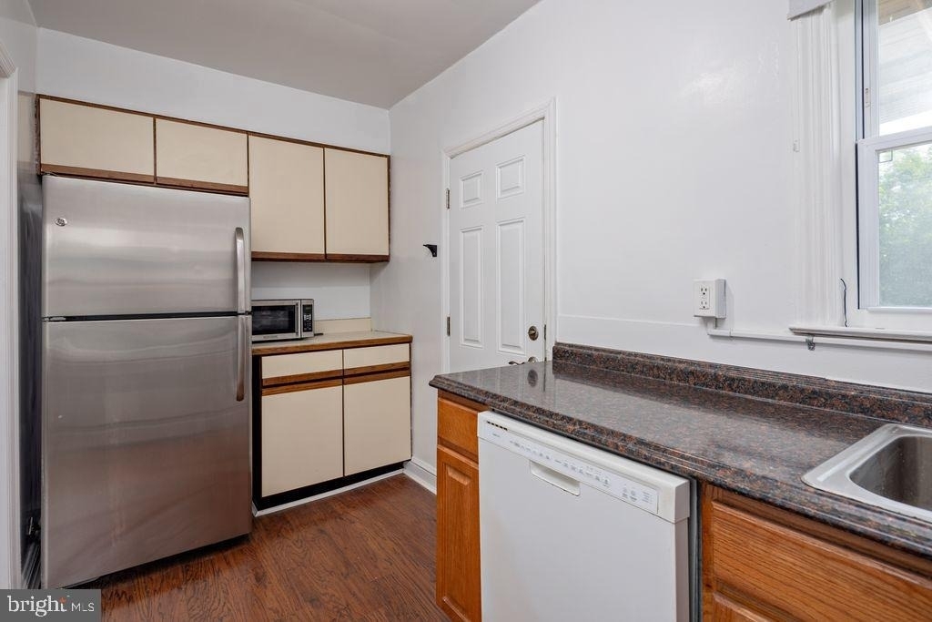 5107 Leeds - Photo 4