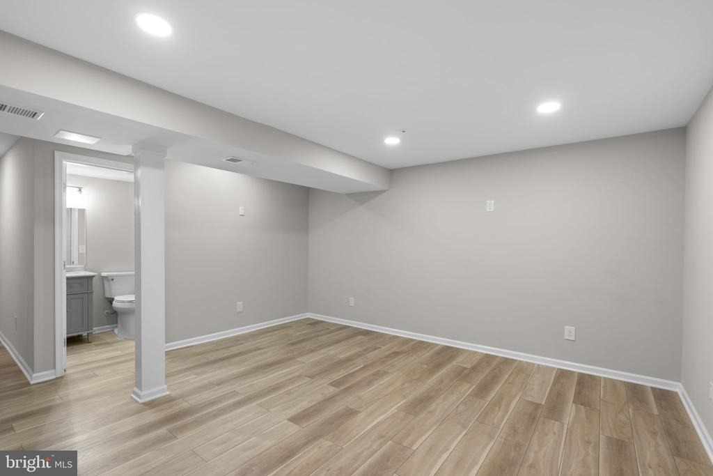 1043 Debbie Avenue - Photo 33