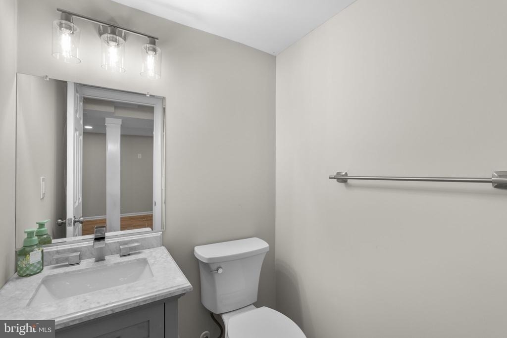 1043 Debbie Avenue - Photo 34