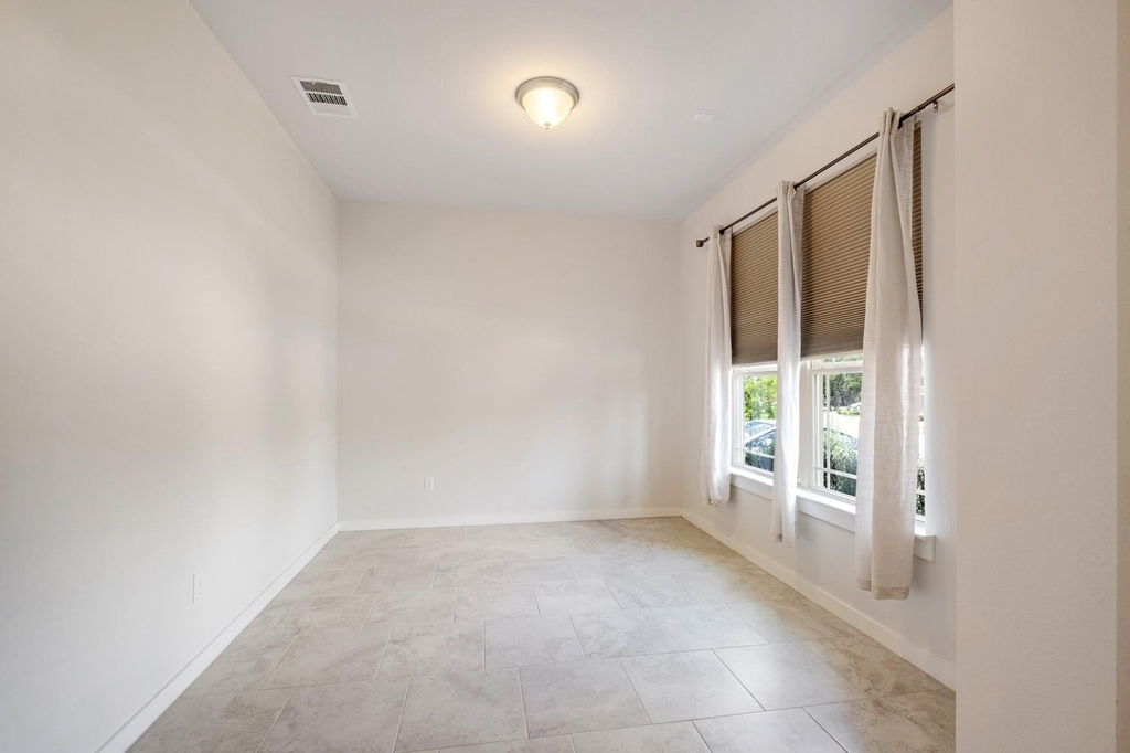 228 Trellis Blvd - Photo 4