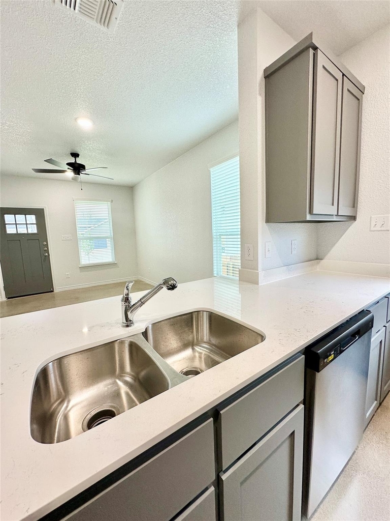 2321 Ocean Ave - Photo 6