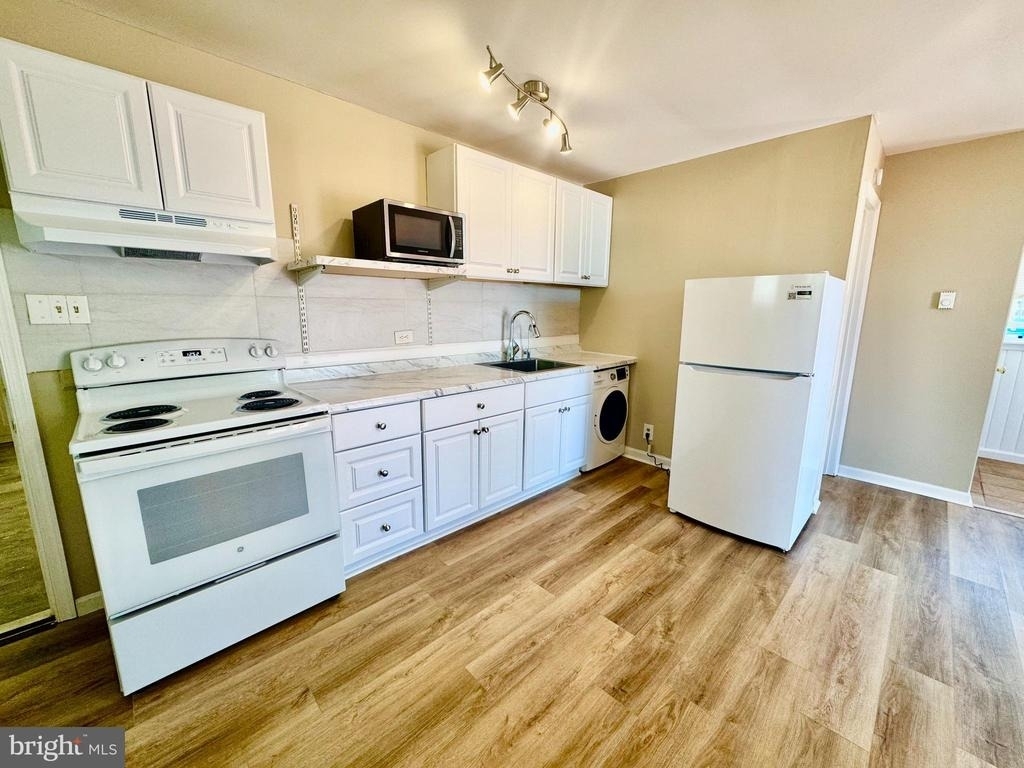 4740 Frederick Avenue - Photo 6