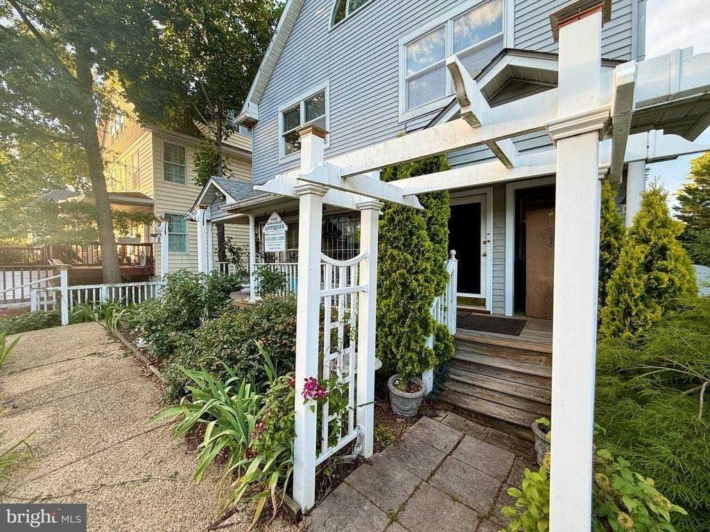 110 Annapolis Street - Photo 1