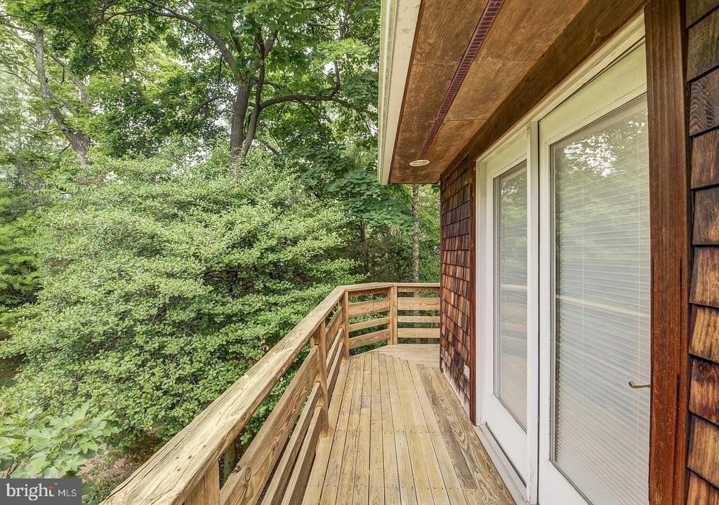 1121 Tyler Avenue - Photo 5