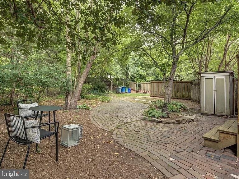 1121 Tyler Avenue - Photo 3