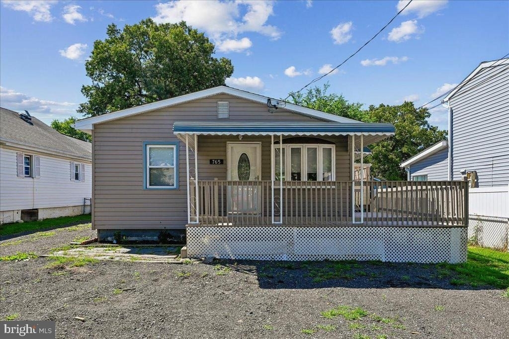 765 202nd Street - Photo 0