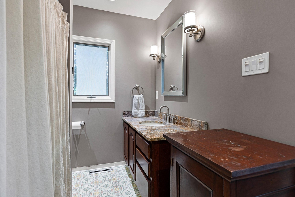 112 W Park Place - Photo 12