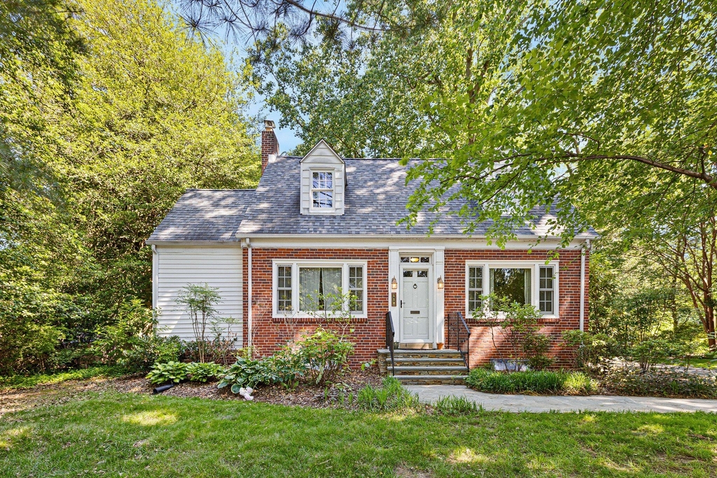 112 W Park Place - Photo 0