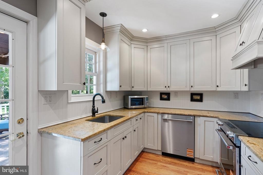 112 W Park Place - Photo 15