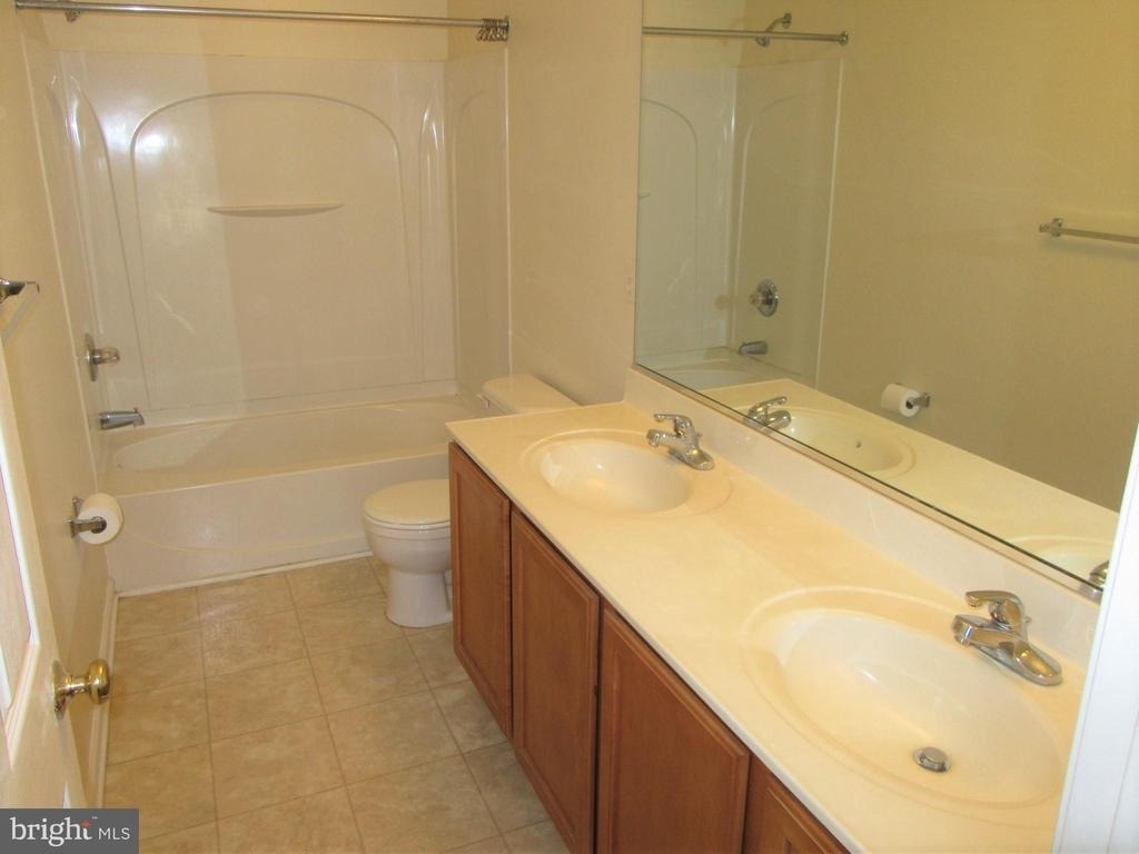 181 Gillespie Avenue - Photo 10