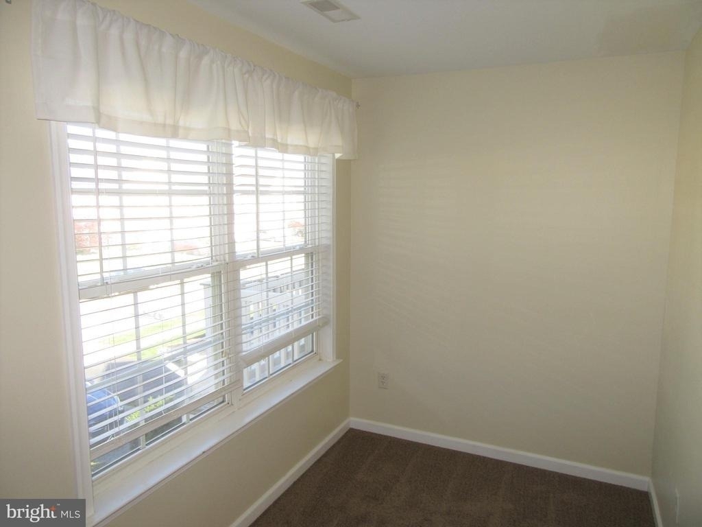 181 Gillespie Avenue - Photo 9