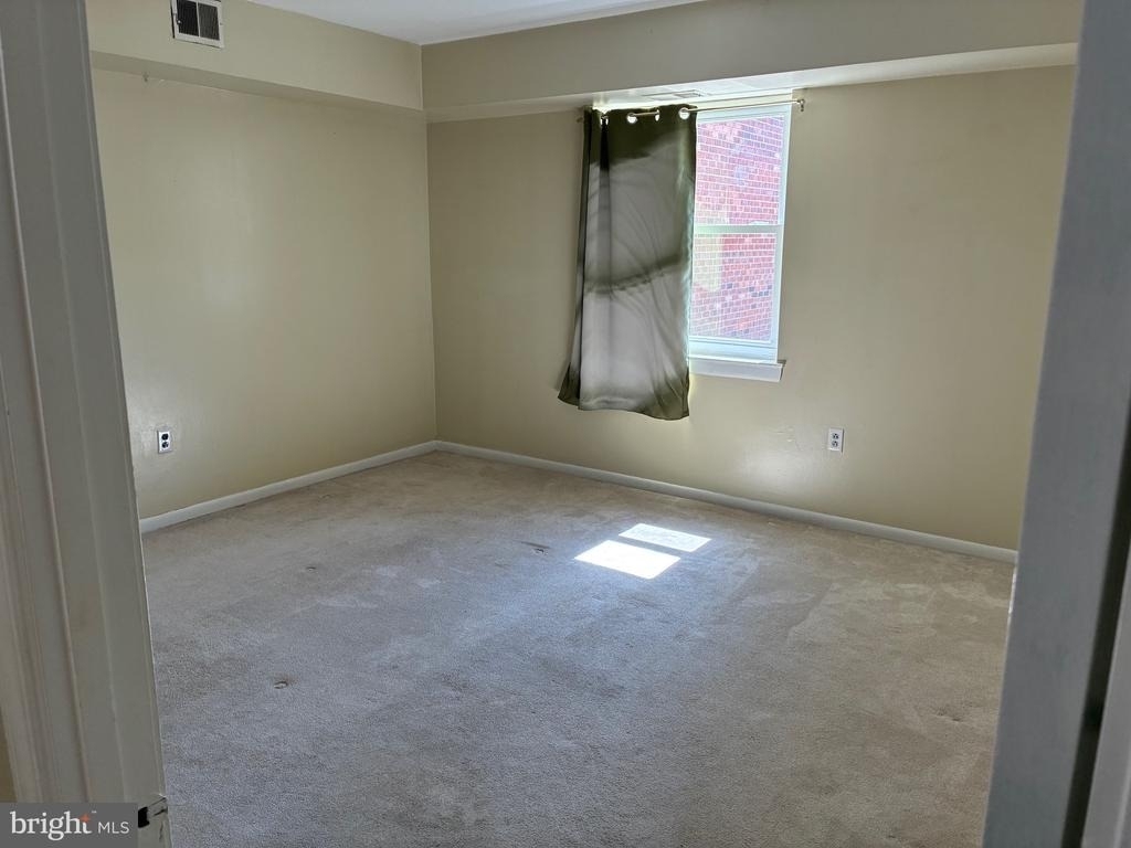 6 Fox Hall - Photo 8
