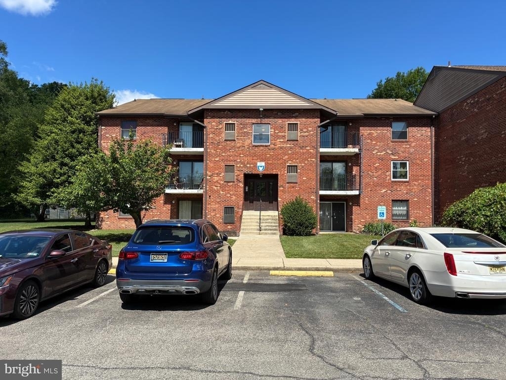 6 Fox Hall - Photo 0