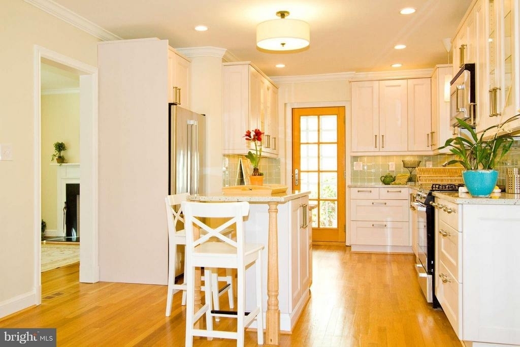 3717 Fordham Road Nw - Photo 2