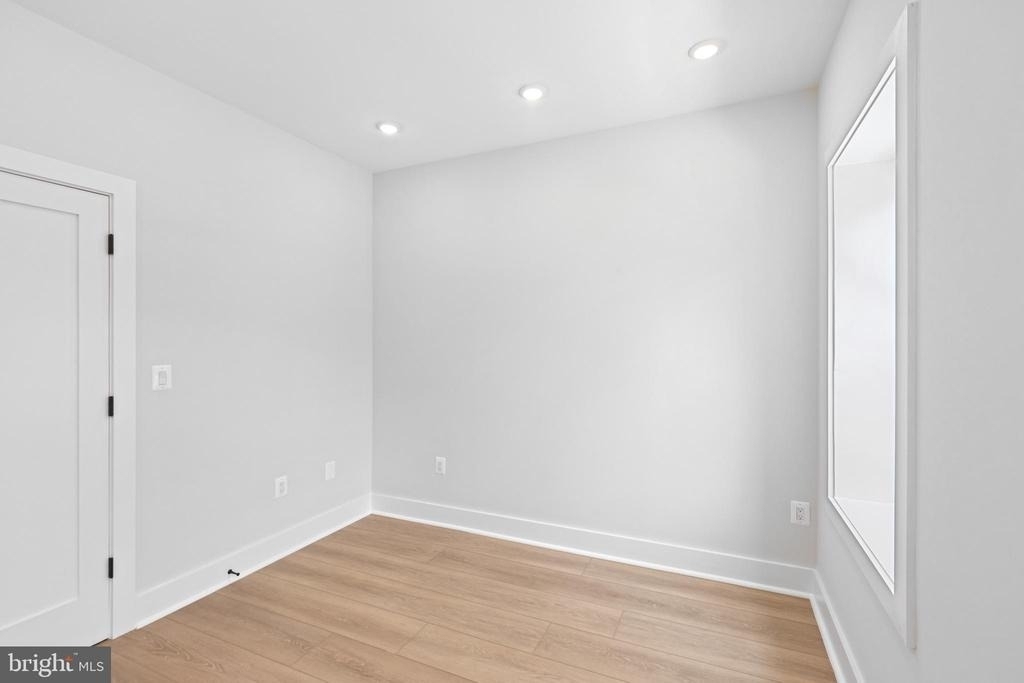 2236 40th Street Nw - Photo 14
