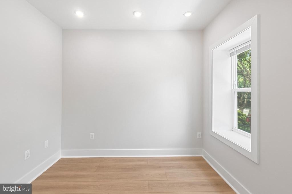 2236 40th Street Nw - Photo 16