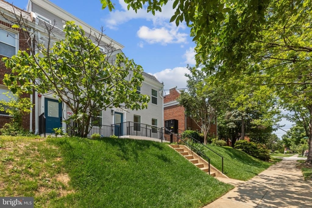 2236 40th Street Nw - Photo 35