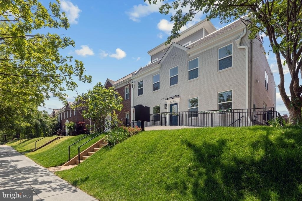 2236 40th Street Nw - Photo 36
