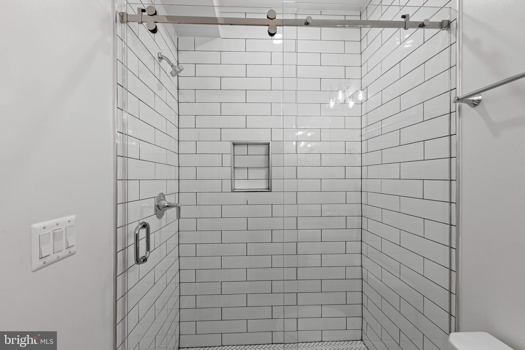 2236 40th Street Nw - Photo 18