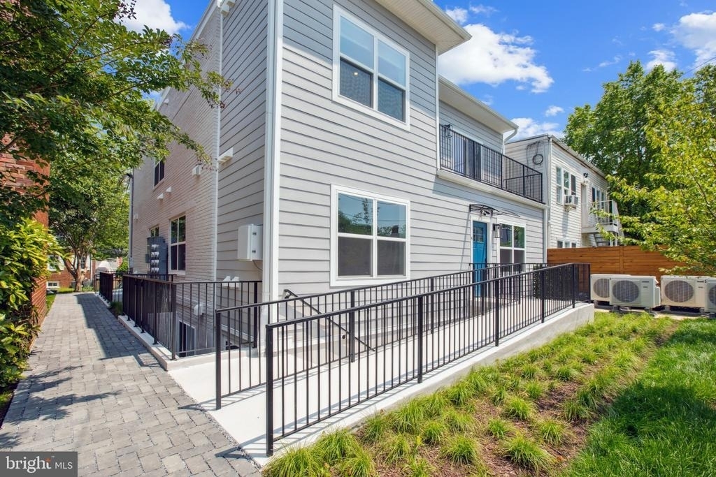 2236 40th Street Nw - Photo 21