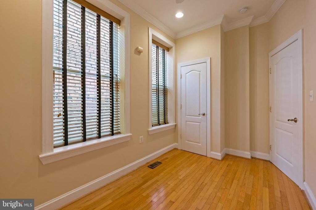 45 R Street Nw - Photo 23