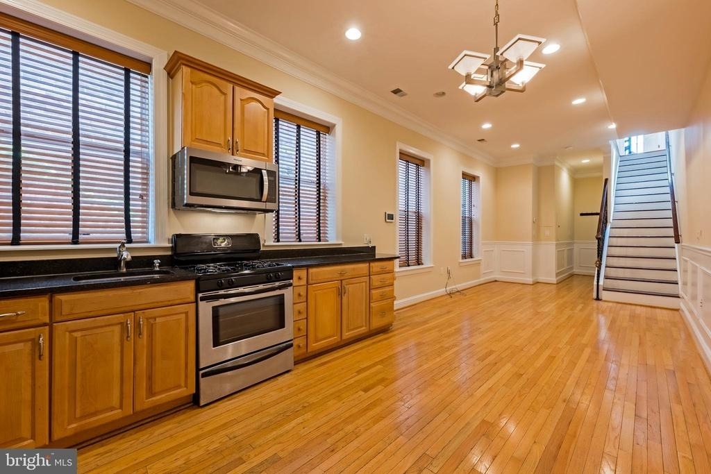 45 R Street Nw - Photo 7