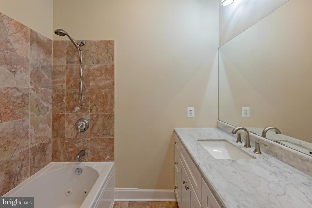 45 R Street Nw - Photo 18
