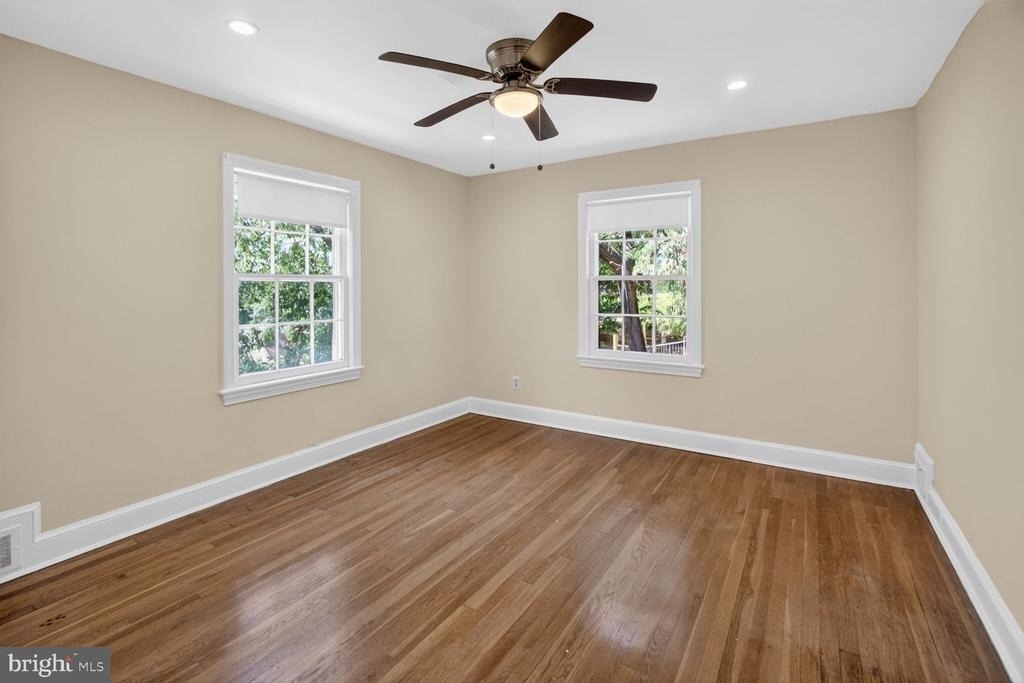 4712 Piney Branch Road Nw - Photo 11