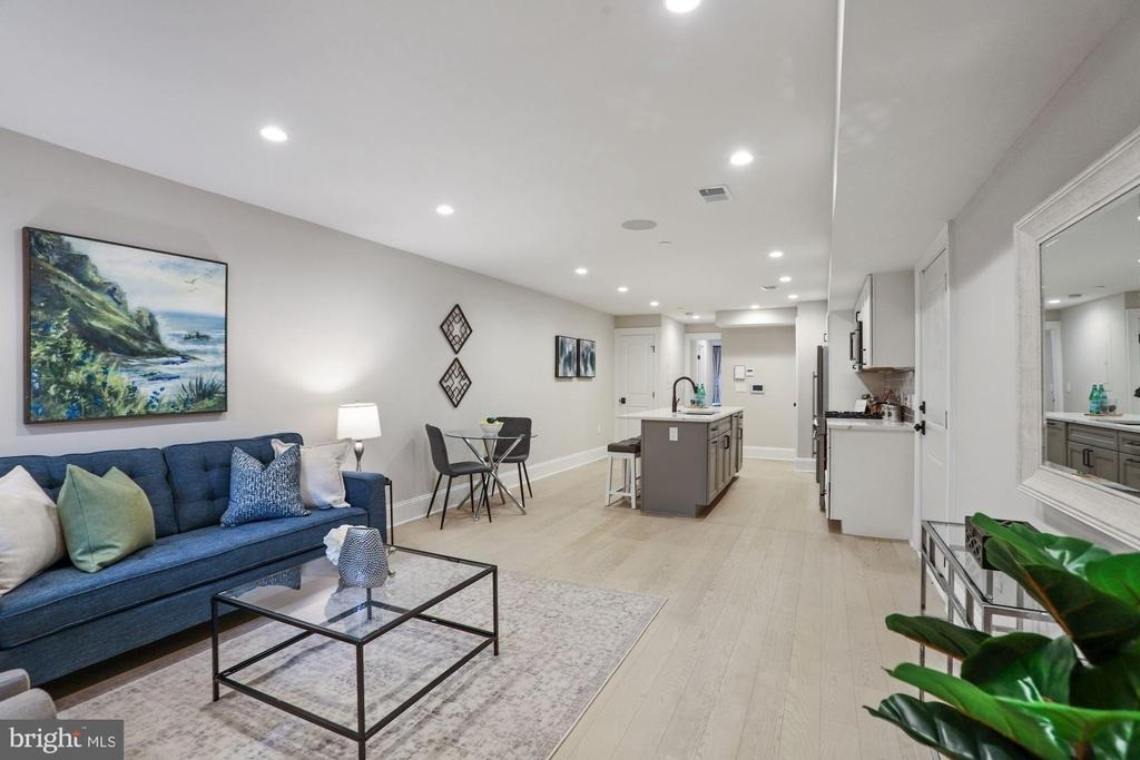 1310 Vermont Avenue Nw - Photo 2