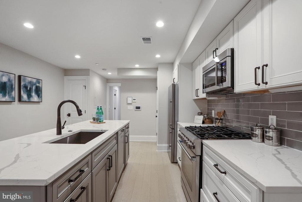 1310 Vermont Avenue Nw - Photo 4