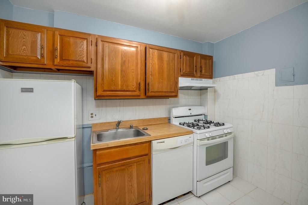 1330 New Hampshire Avenue Nw - Photo 10