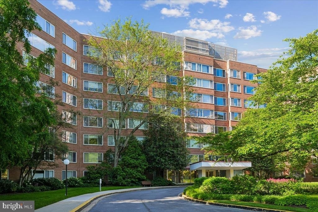 4000 Tunlaw Road Nw - Photo 1