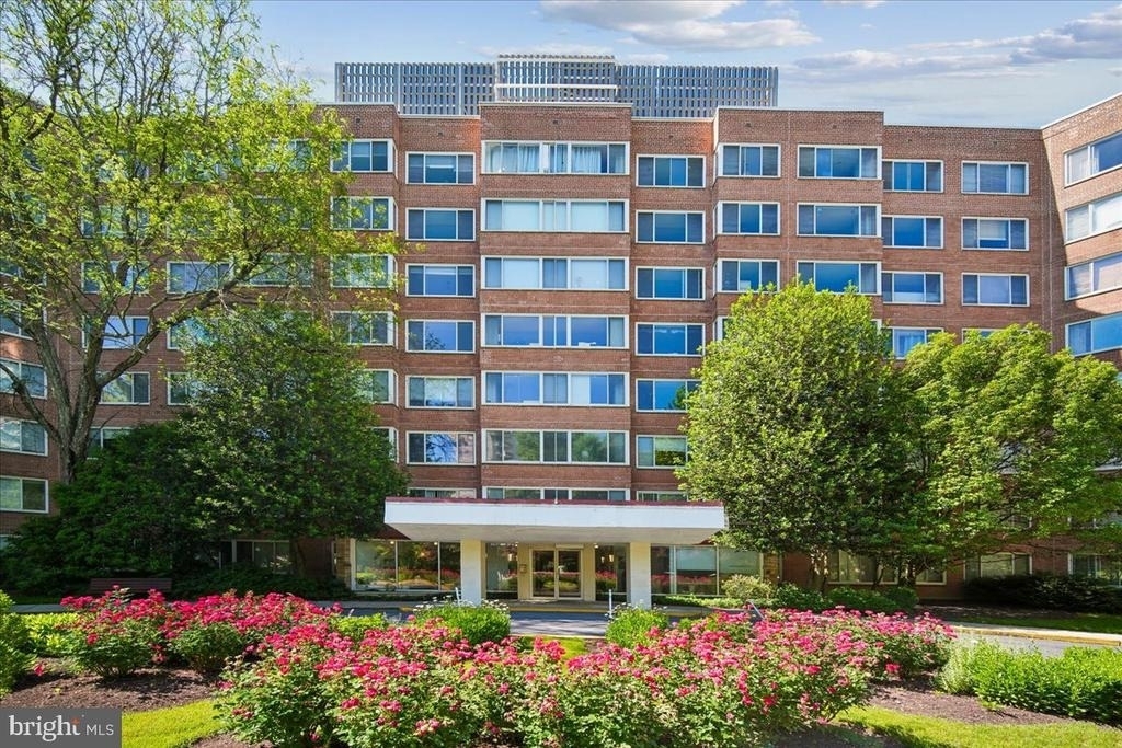 4000 Tunlaw Road Nw - Photo 0