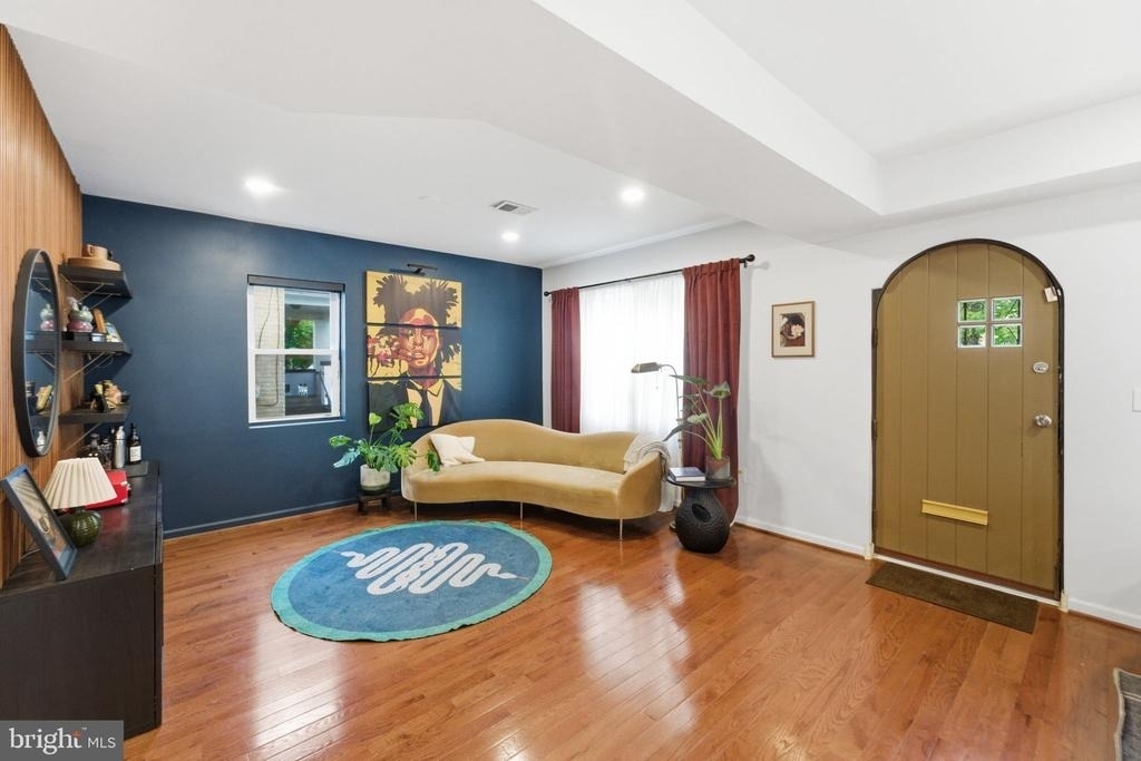 517 Lebaum Street Se - Photo 2