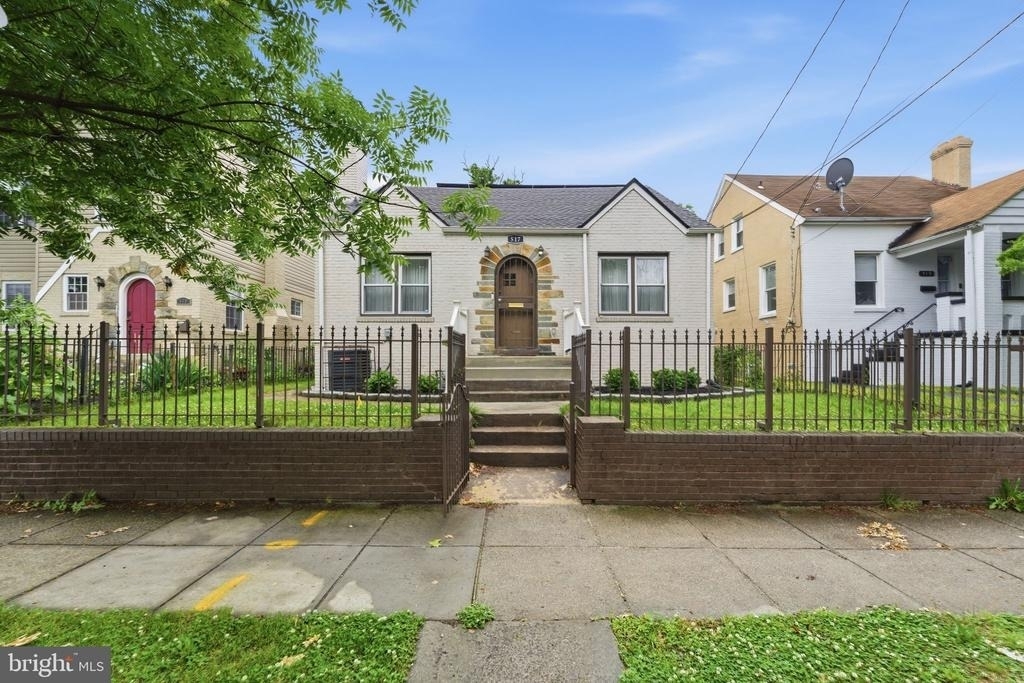 517 Lebaum Street Se - Photo 0