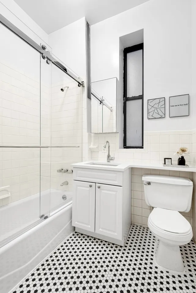 121 Madison Avenue - Photo 2