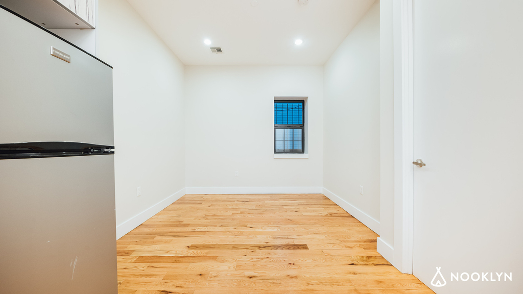 115 Roebling Street - Photo 2