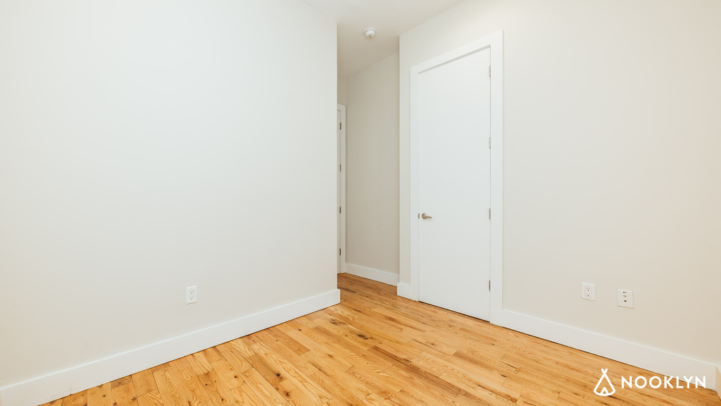 115 Roebling Street - Photo 3