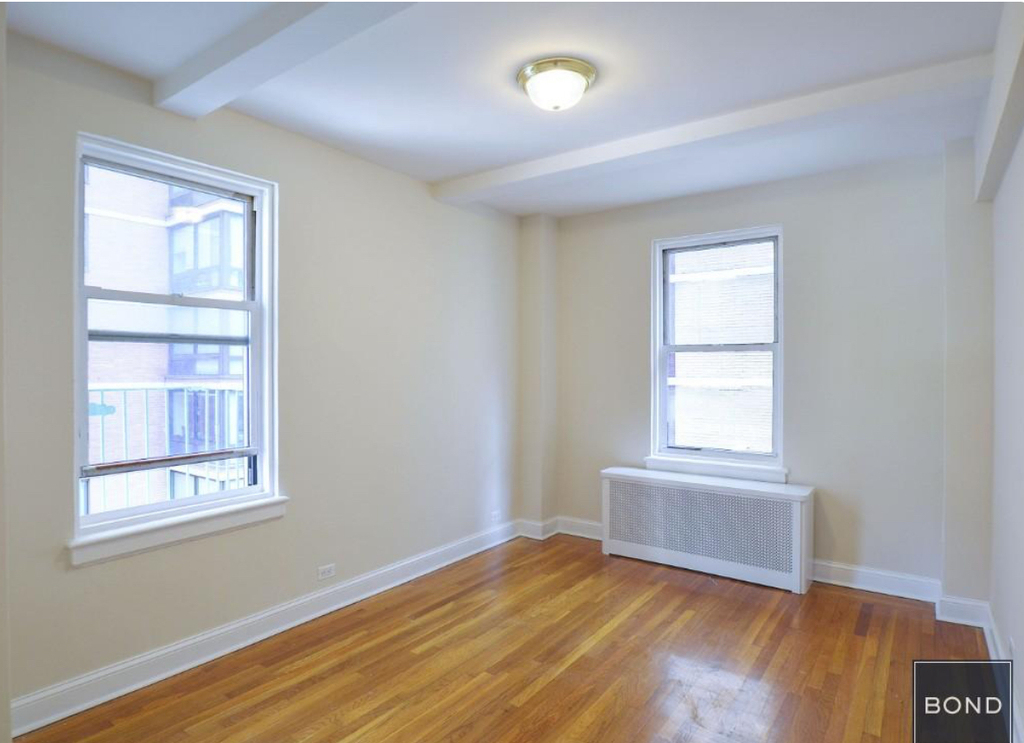 East 38th Street - Photo 3