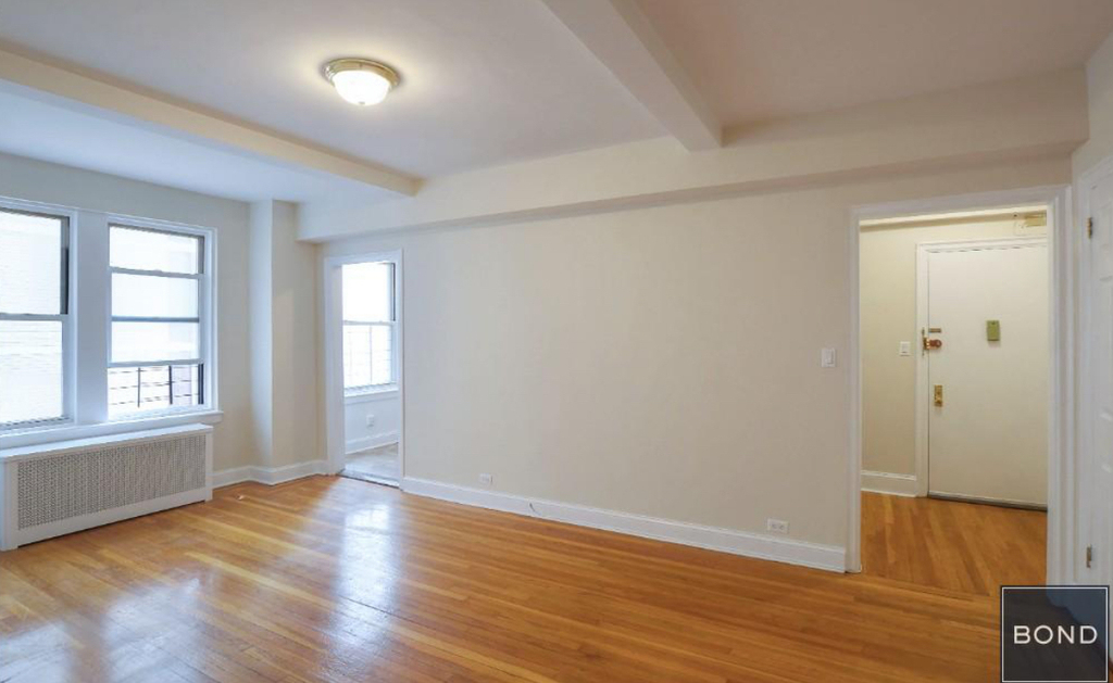 East 38th Street - Photo 6