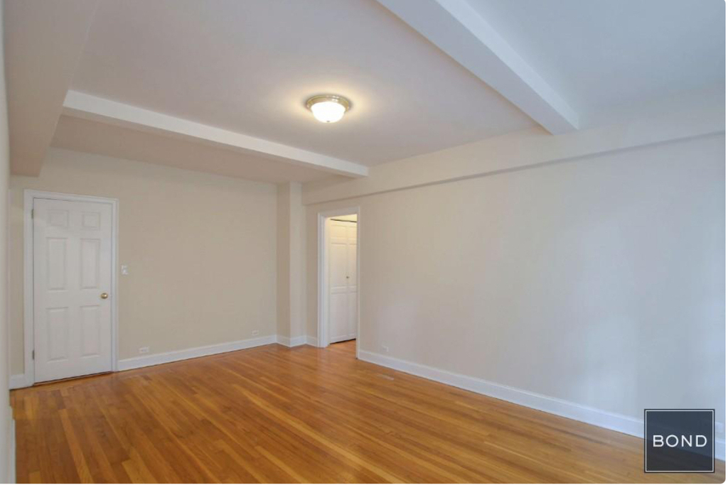 East 38th Street - Photo 7