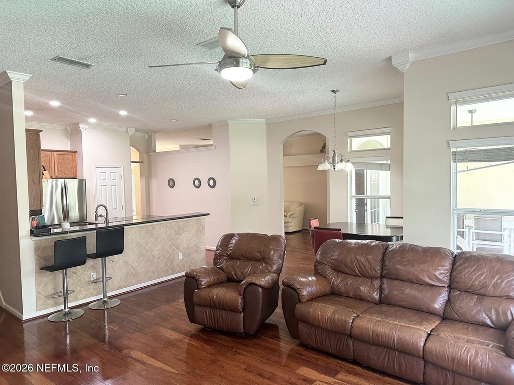 1932 Lyndhurst Drive - Photo 7