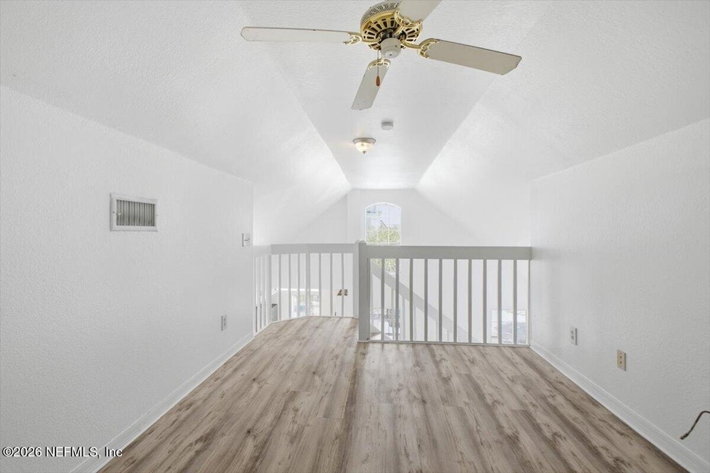 13703 Richmond Park Drive N - Photo 10
