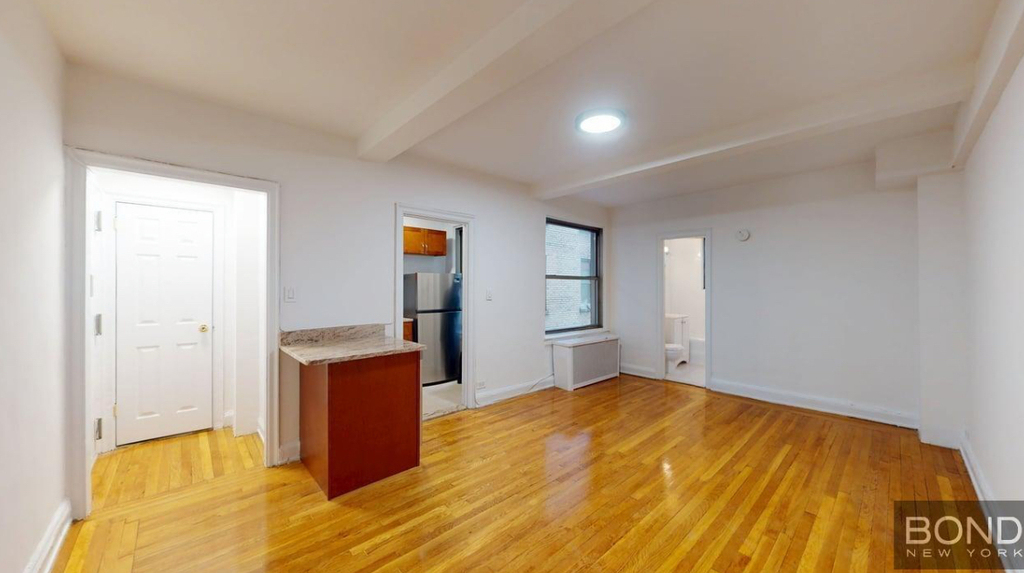 East 38th Street - Photo 2