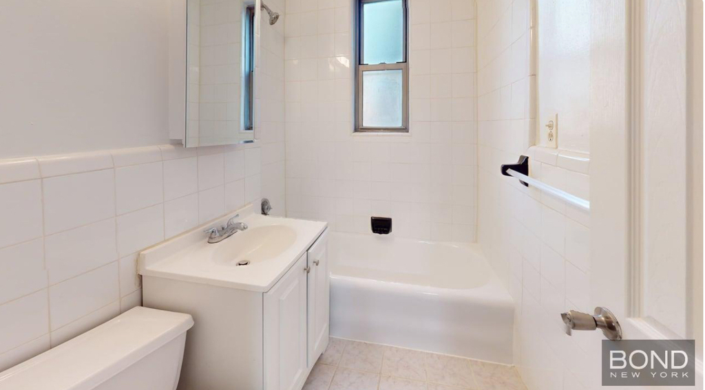 East 38th Street - Photo 4