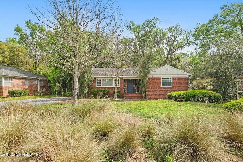 4527 Peachtree Circle E - Photo 0