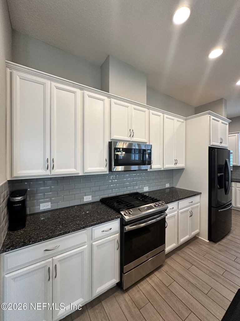 228 Dalton Circle - Photo 4