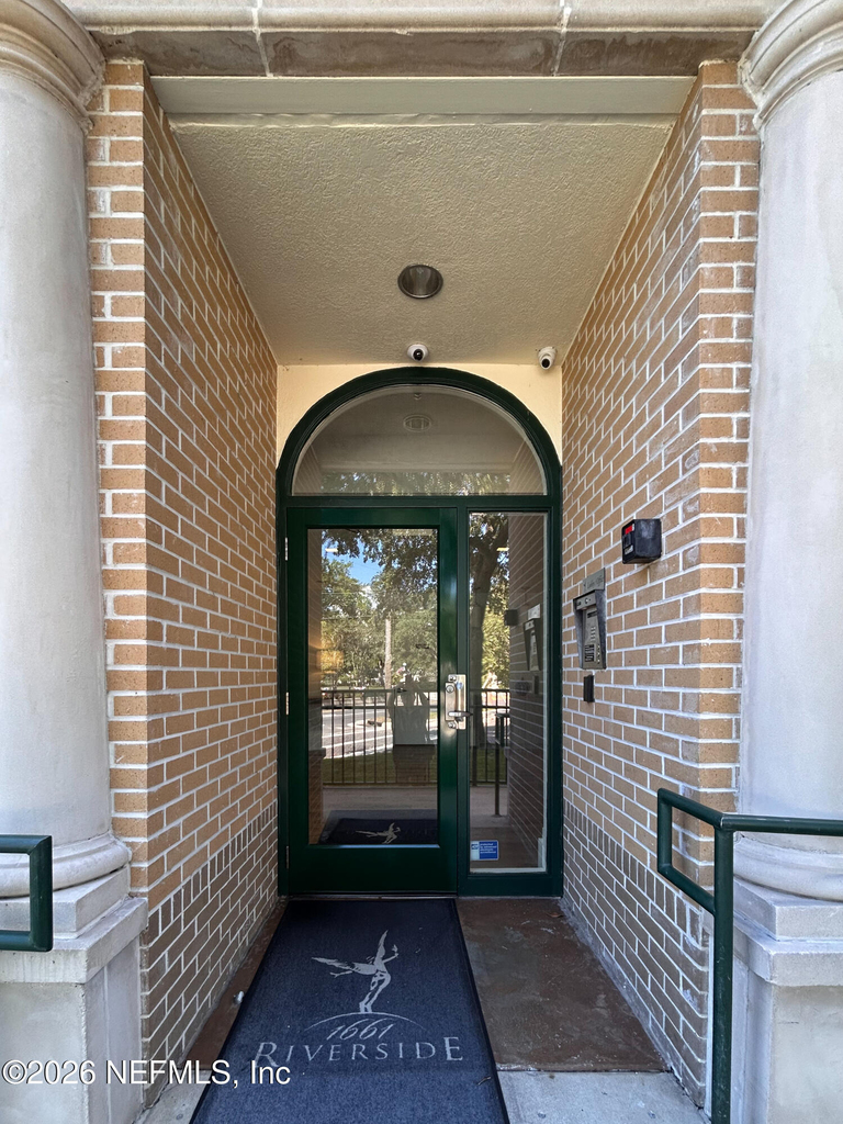 1661 Riverside Avenue - Photo 29